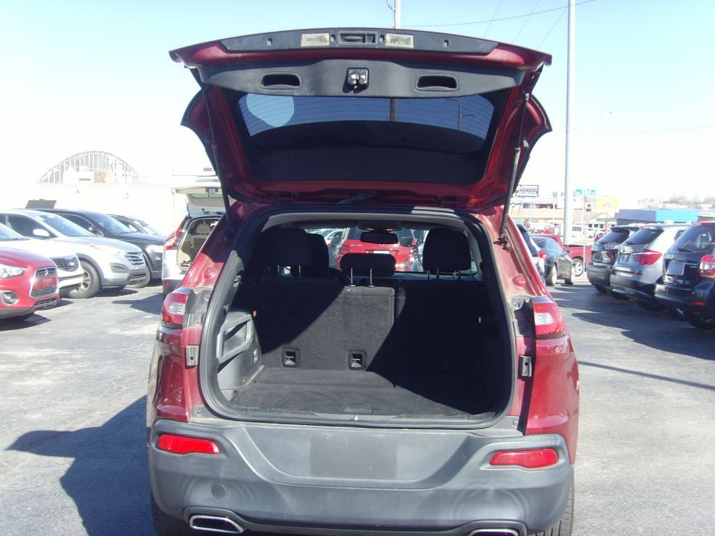 2016 Jeep Cherokee Image 11