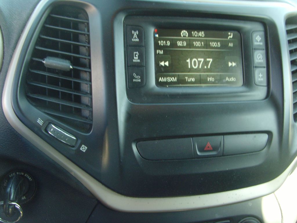 2016 Jeep Cherokee Image 16