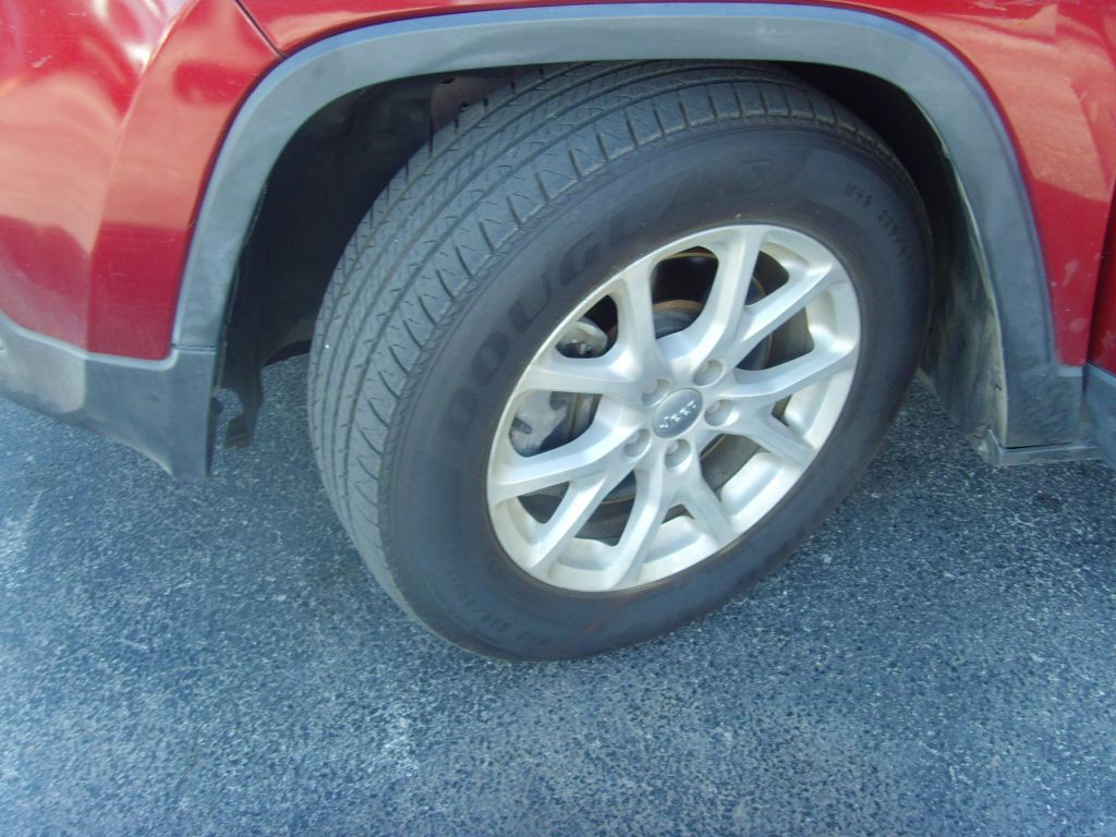 2016 Jeep Cherokee Image 18