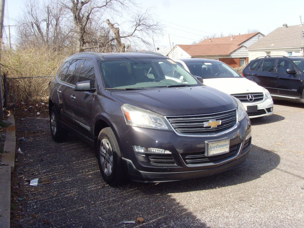 2017 Chevrolet Traverse Image 2