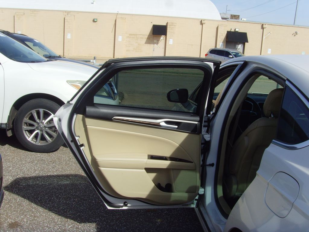 2014 Ford Fusion Image 12