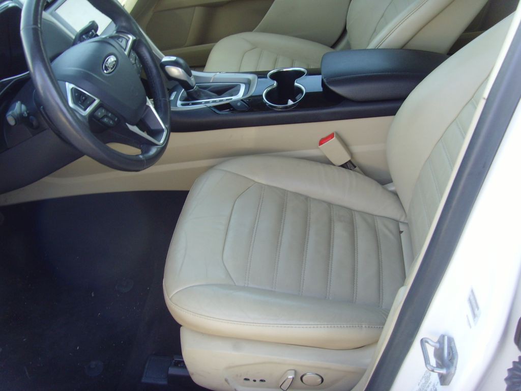 2014 Ford Fusion Image 16