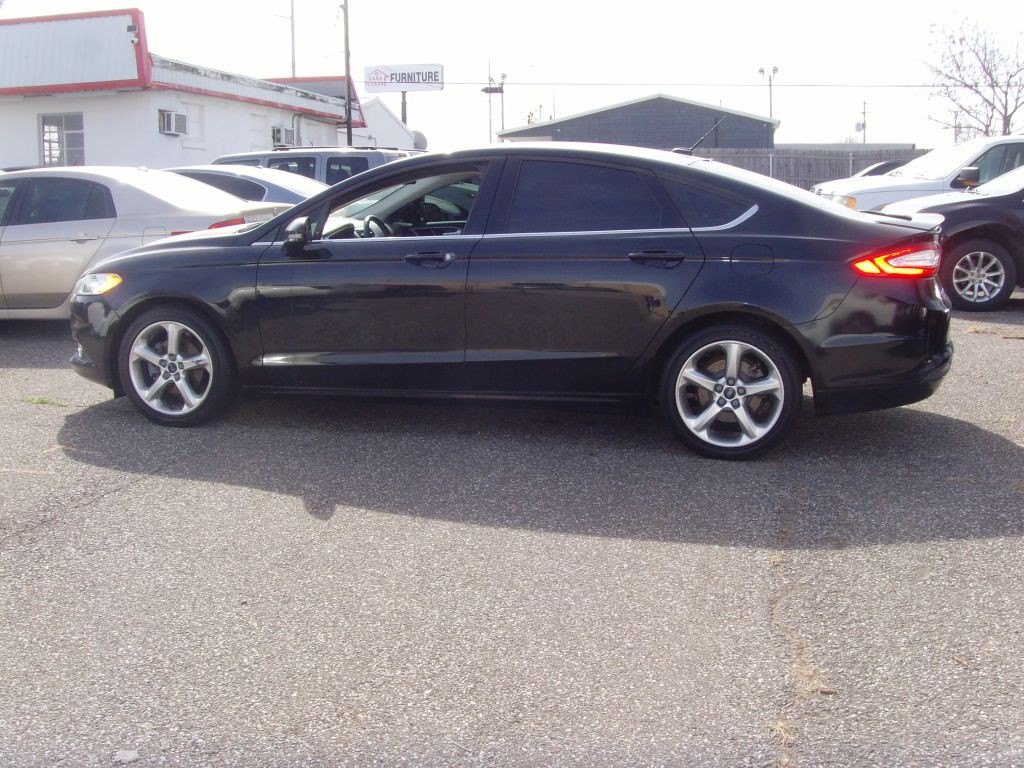 2016 Ford Fusion Image 4