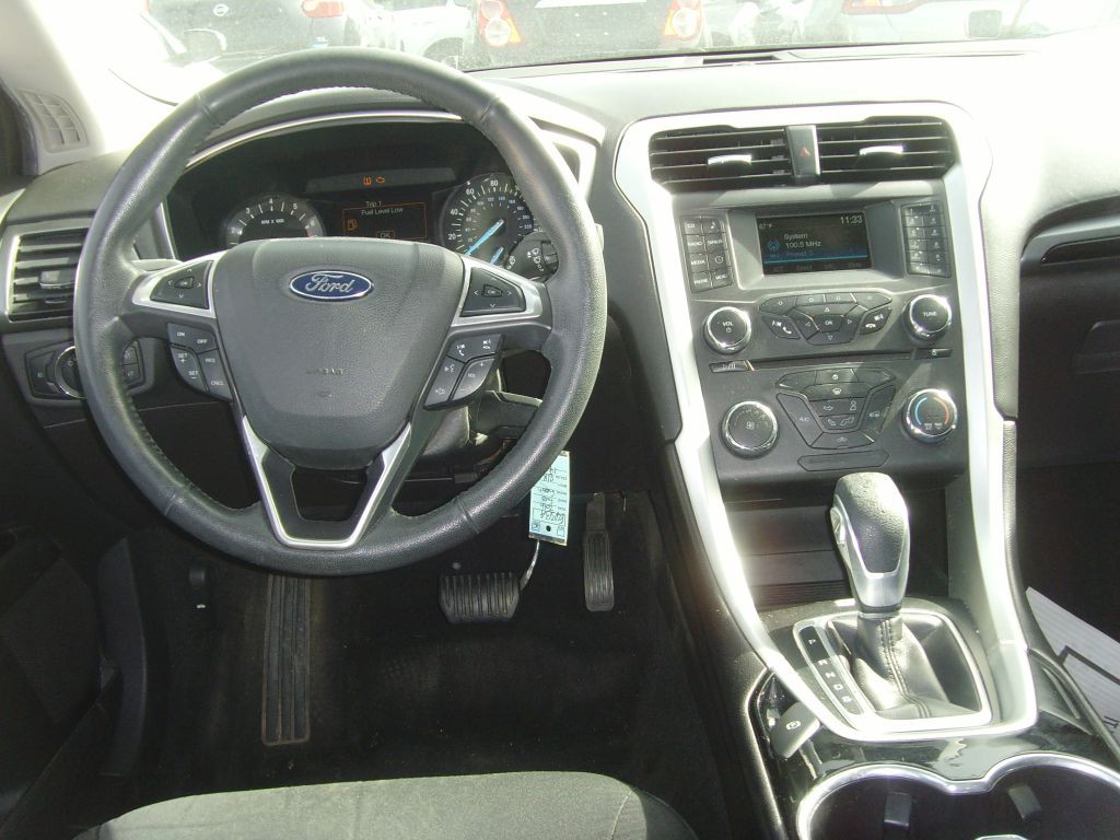 2016 Ford Fusion Image 14