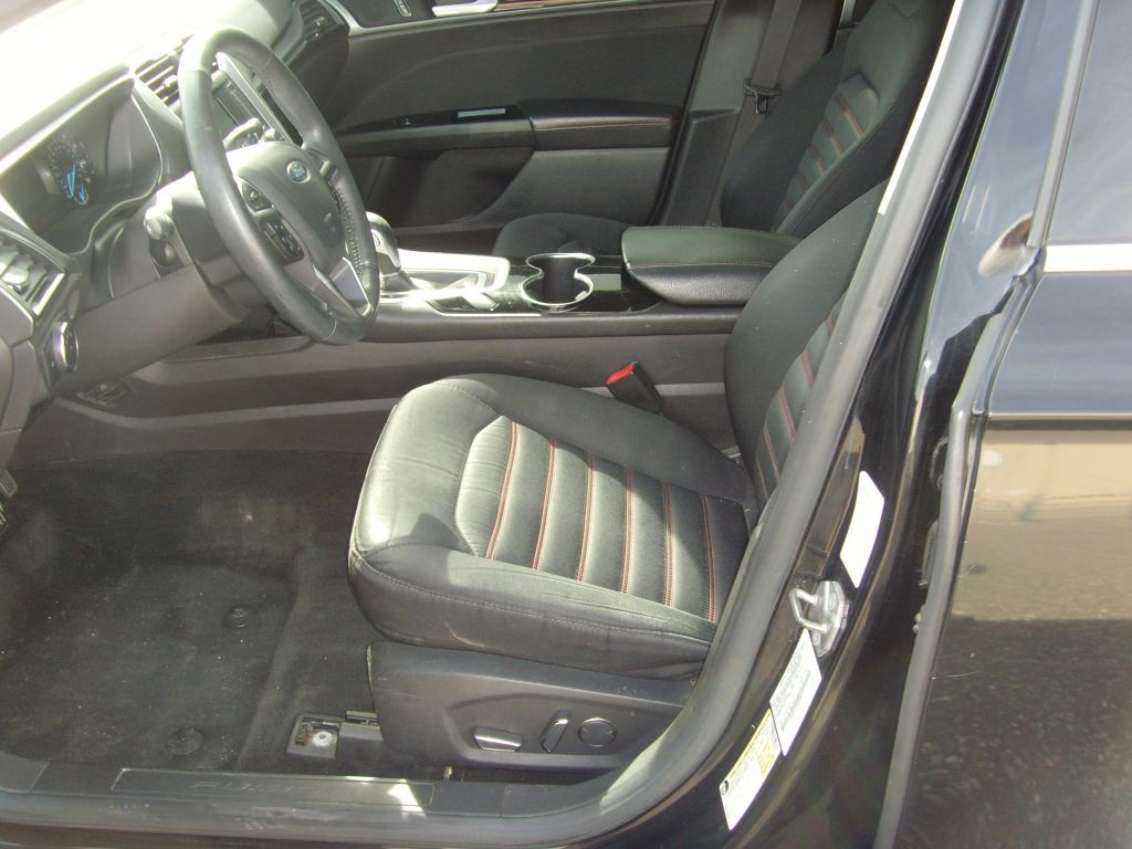 2016 Ford Fusion Image 16