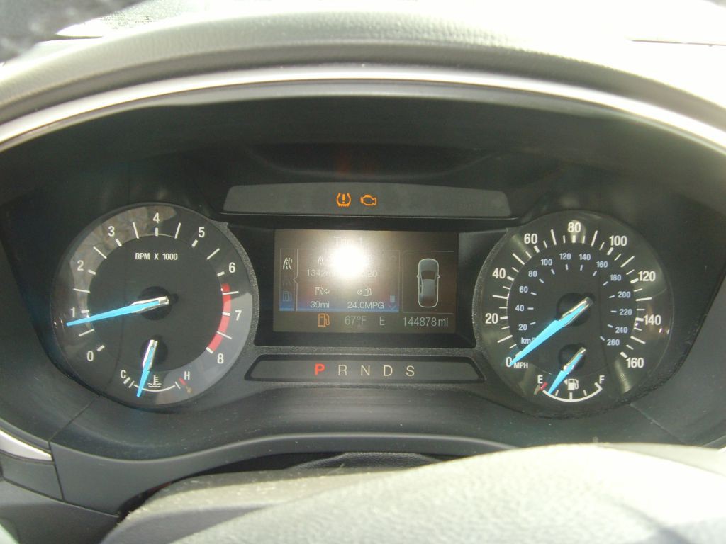 2016 Ford Fusion Image 19