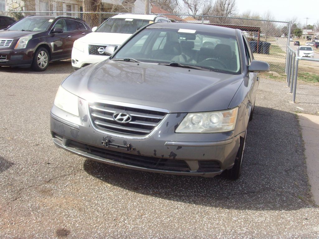 2010 Hyundai Sonata Image 1