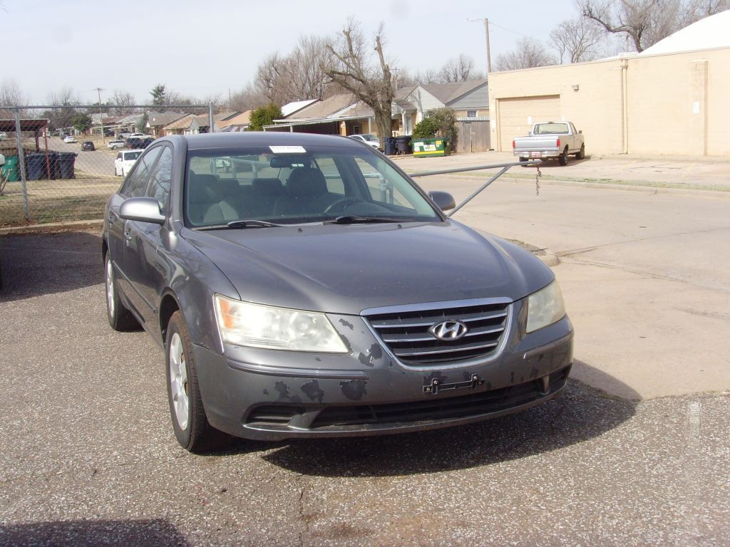2010 Hyundai Sonata Image 3