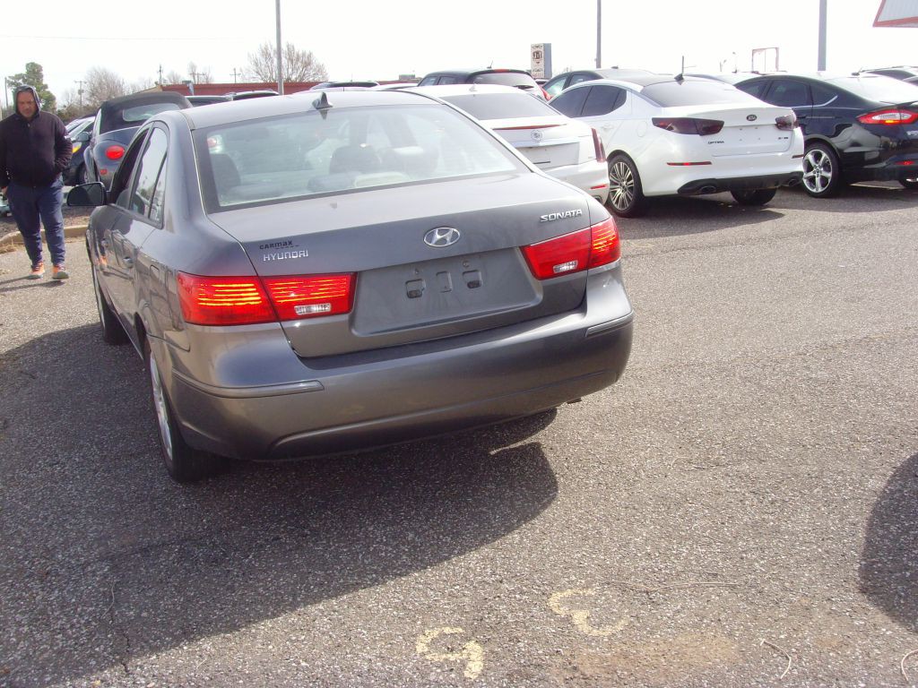 2010 Hyundai Sonata Image 5