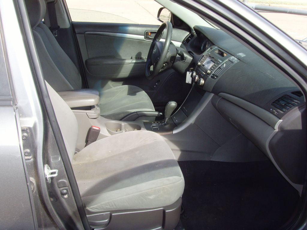 2010 Hyundai Sonata Image 8