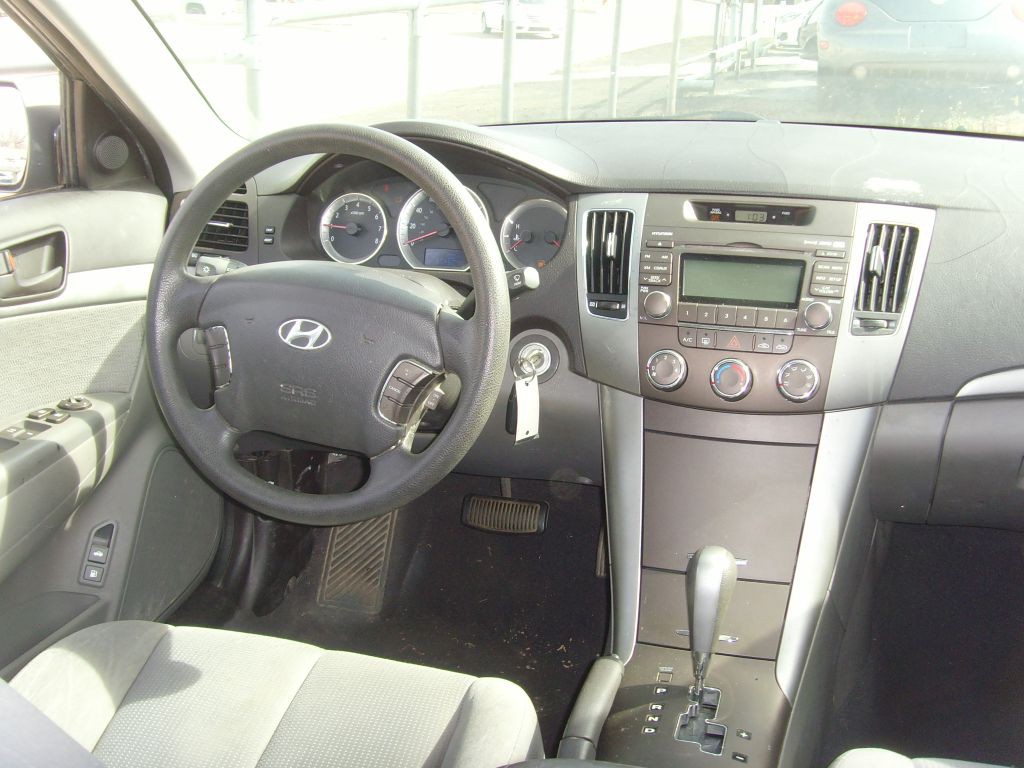 2010 Hyundai Sonata Image 11