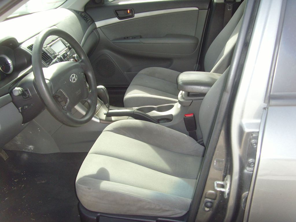 2010 Hyundai Sonata Image 13