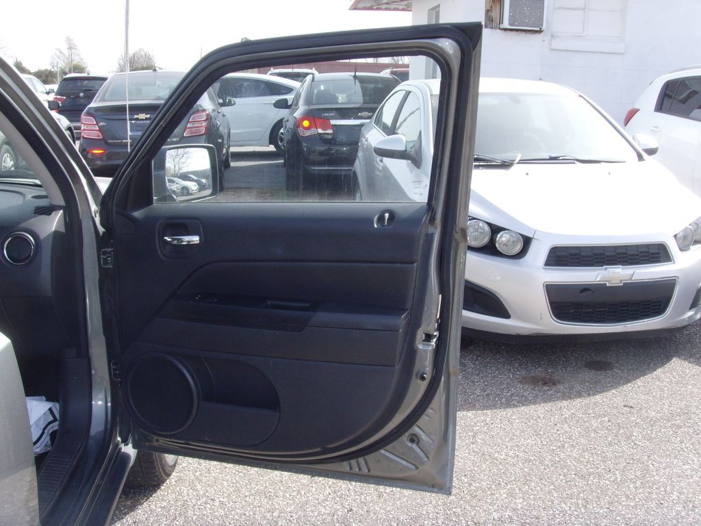 2012 Jeep Patriot Image 9