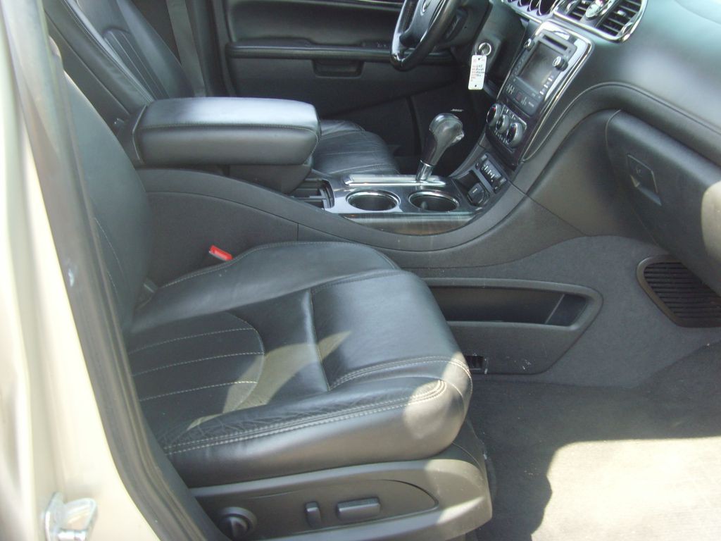2015 Buick Enclave Image 12