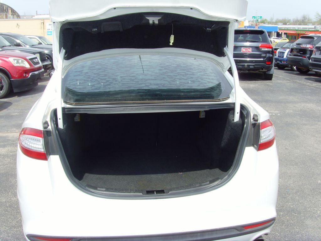 2016 Ford Fusion Image 13