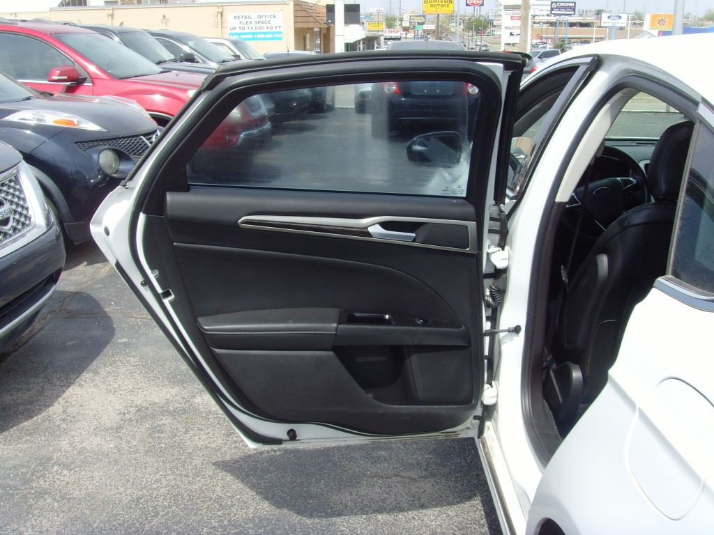 2016 Ford Fusion Image 14