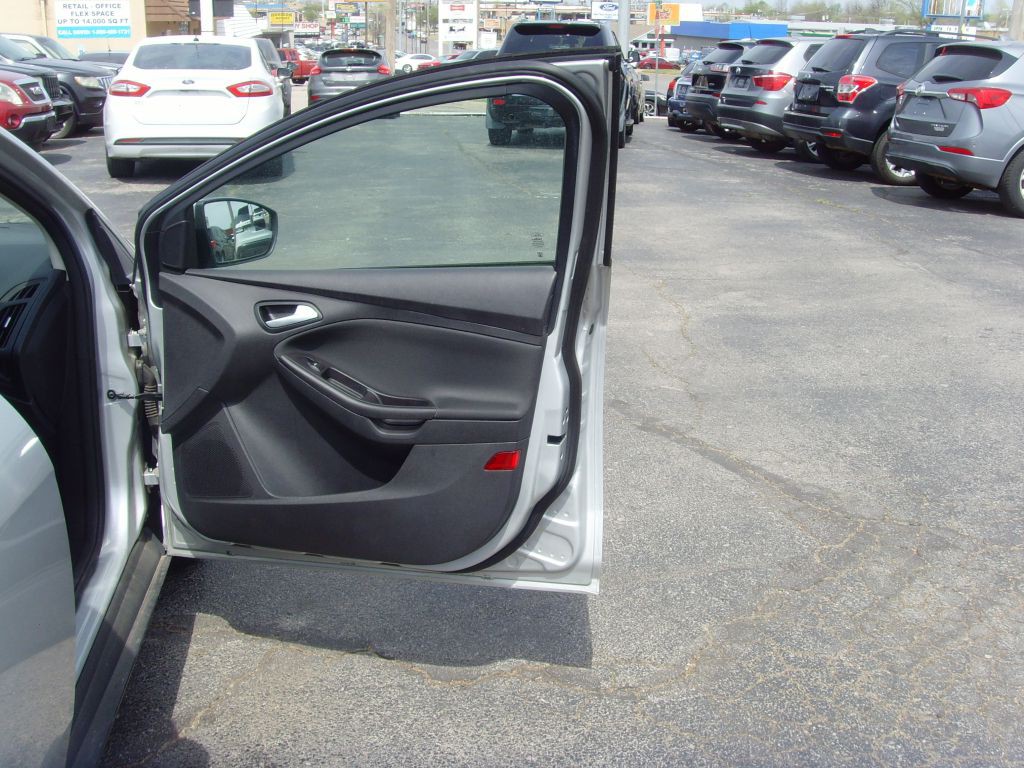 2014 Ford Focus Image 10