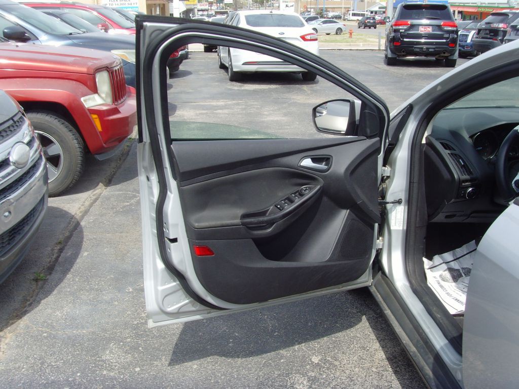 2014 Ford Focus Image 18