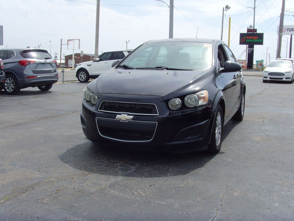 2016 Chevrolet Sonic Image 1