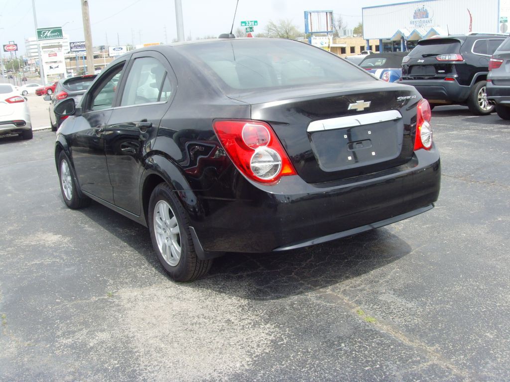 2016 Chevrolet Sonic Image 6