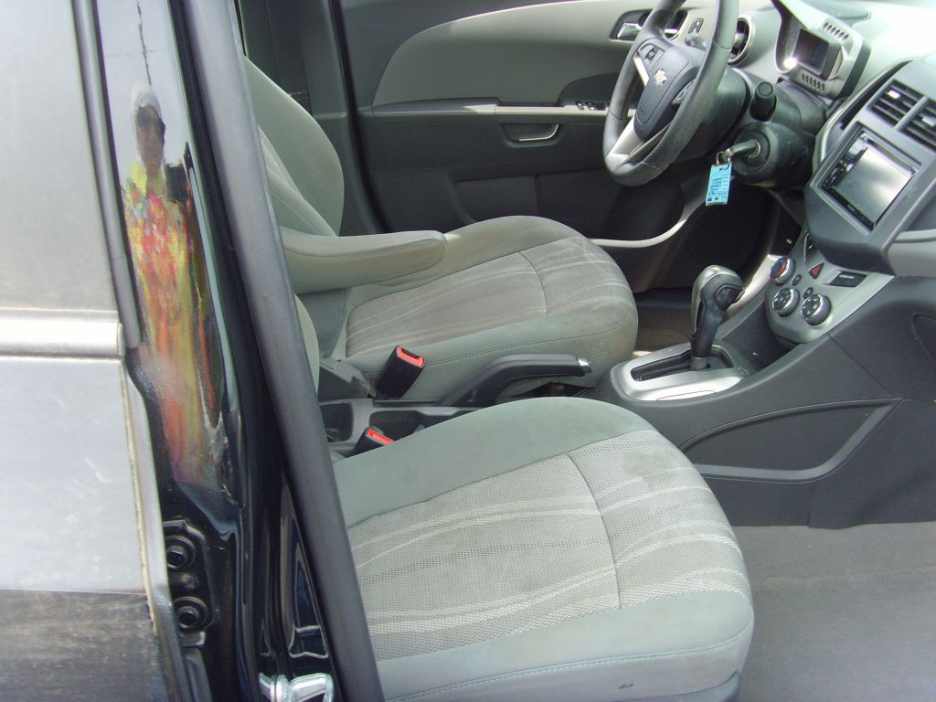 2016 Chevrolet Sonic Image 10