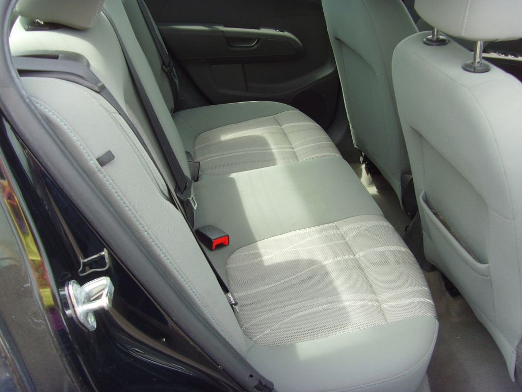 2016 Chevrolet Sonic Image 12