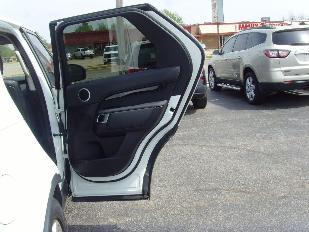 2019 Land Rover Discovery Image 14