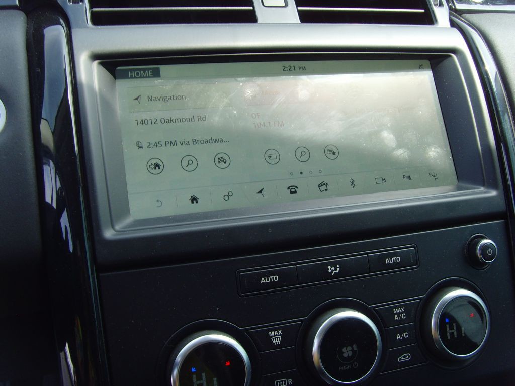 2019 Land Rover Discovery Image 24