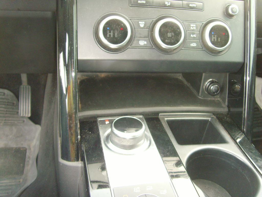 2019 Land Rover Discovery Image 25