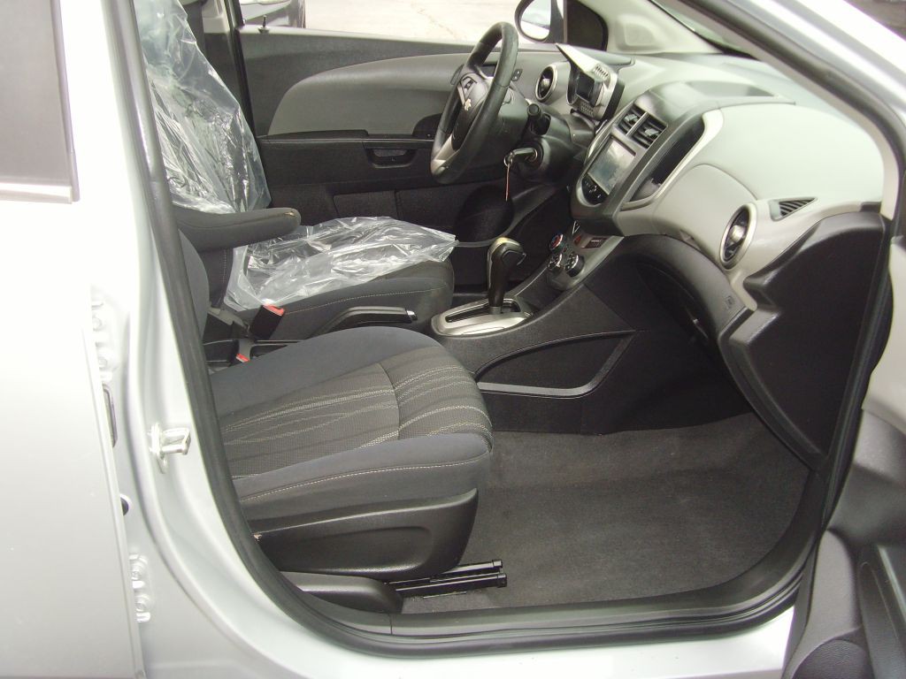 2016 Chevrolet Sonic Image 10