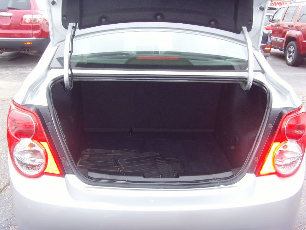 2016 Chevrolet Sonic Image 14