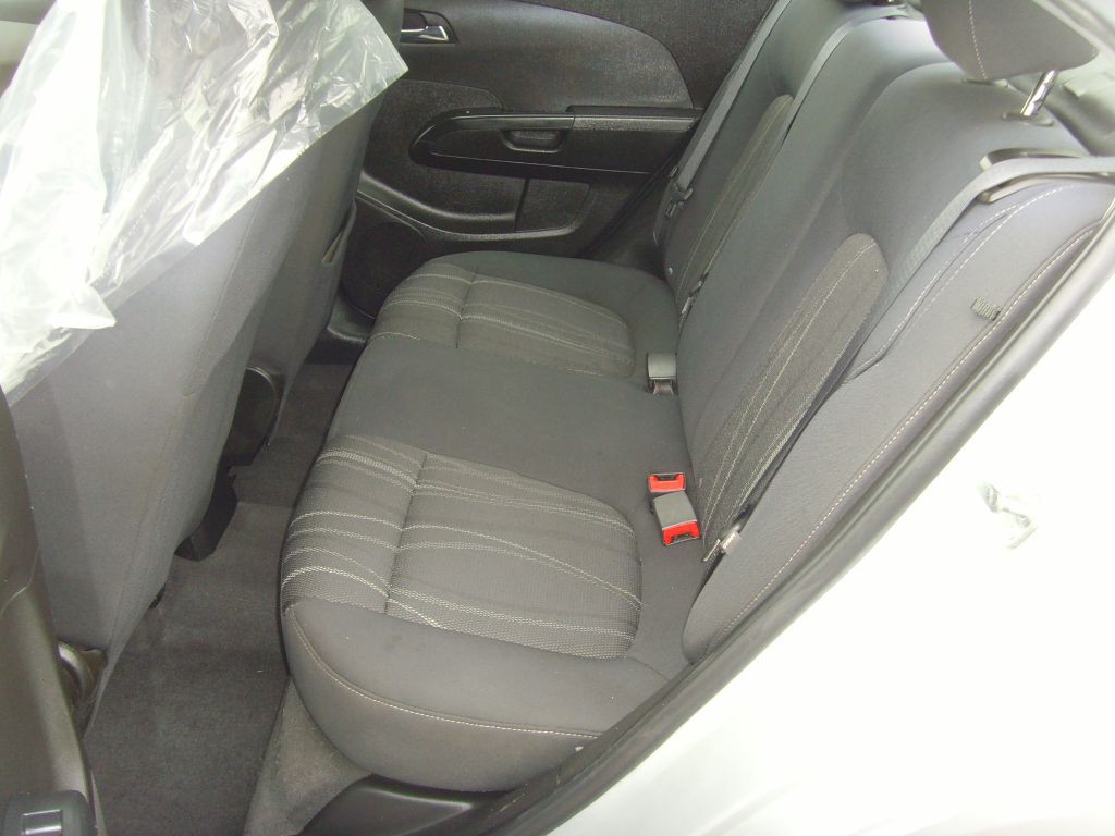 2016 Chevrolet Sonic Image 16