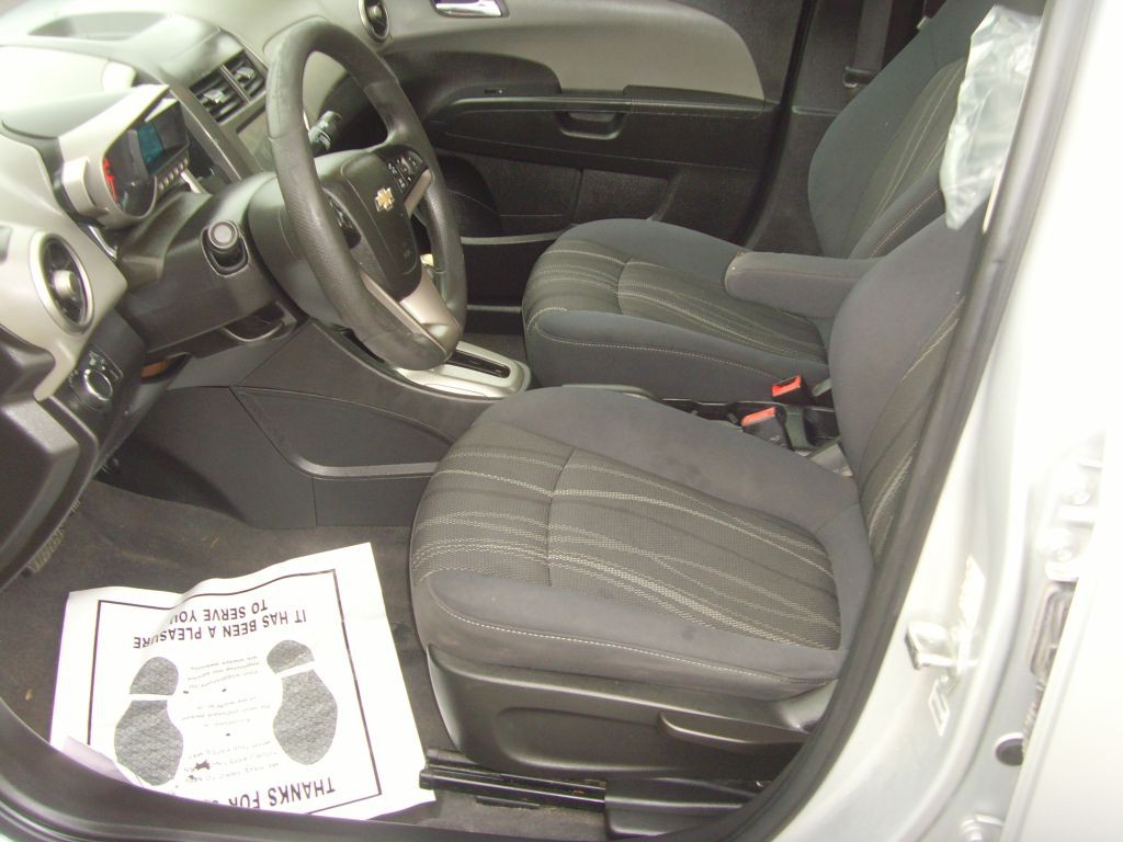 2016 Chevrolet Sonic Image 18