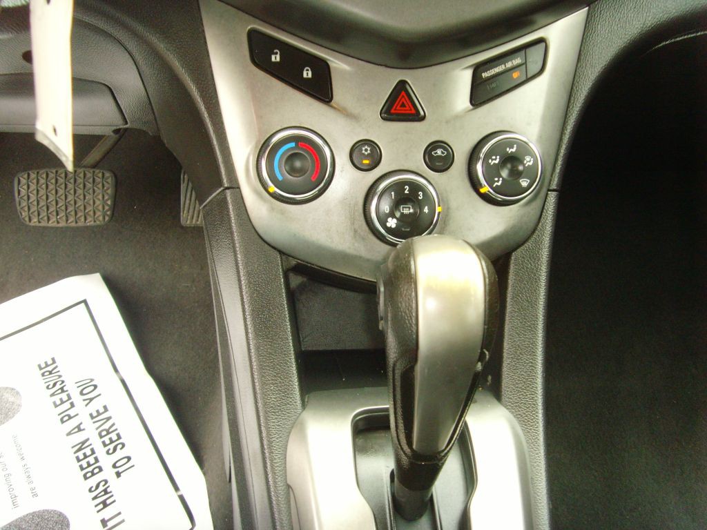 2016 Chevrolet Sonic Image 21