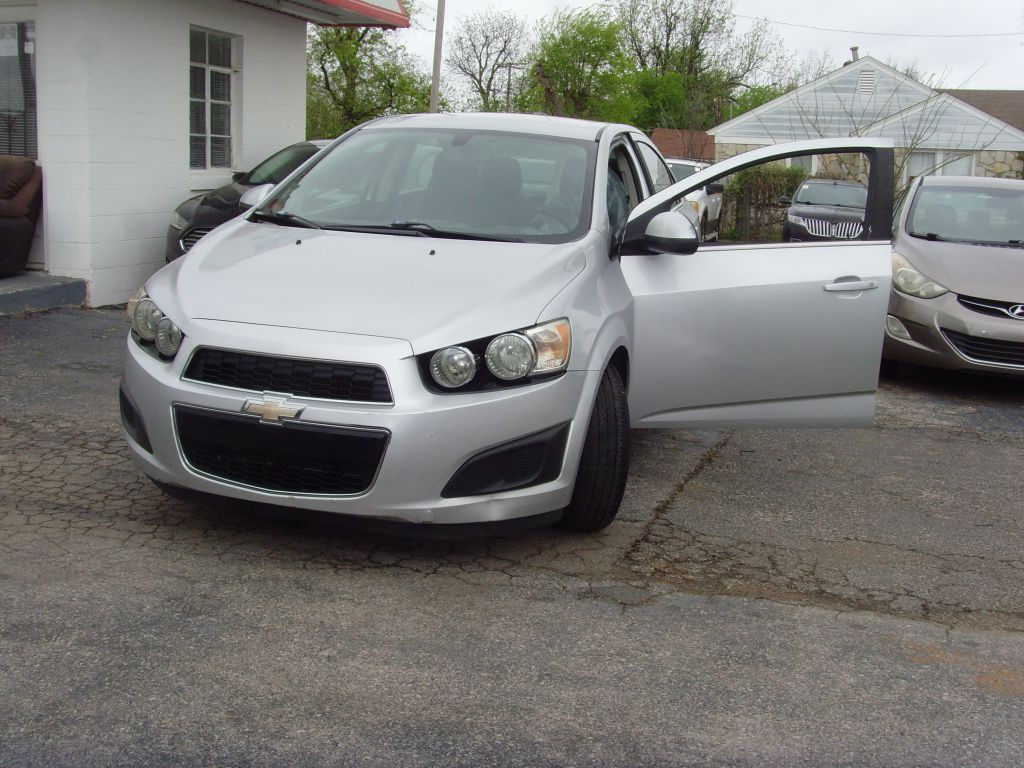 2016 Chevrolet Sonic Image 25