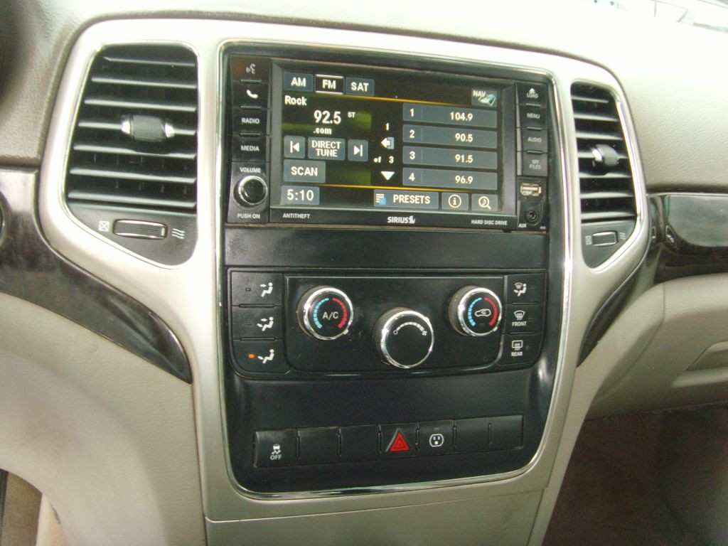 2013 Jeep Grand Cherokee Image 23
