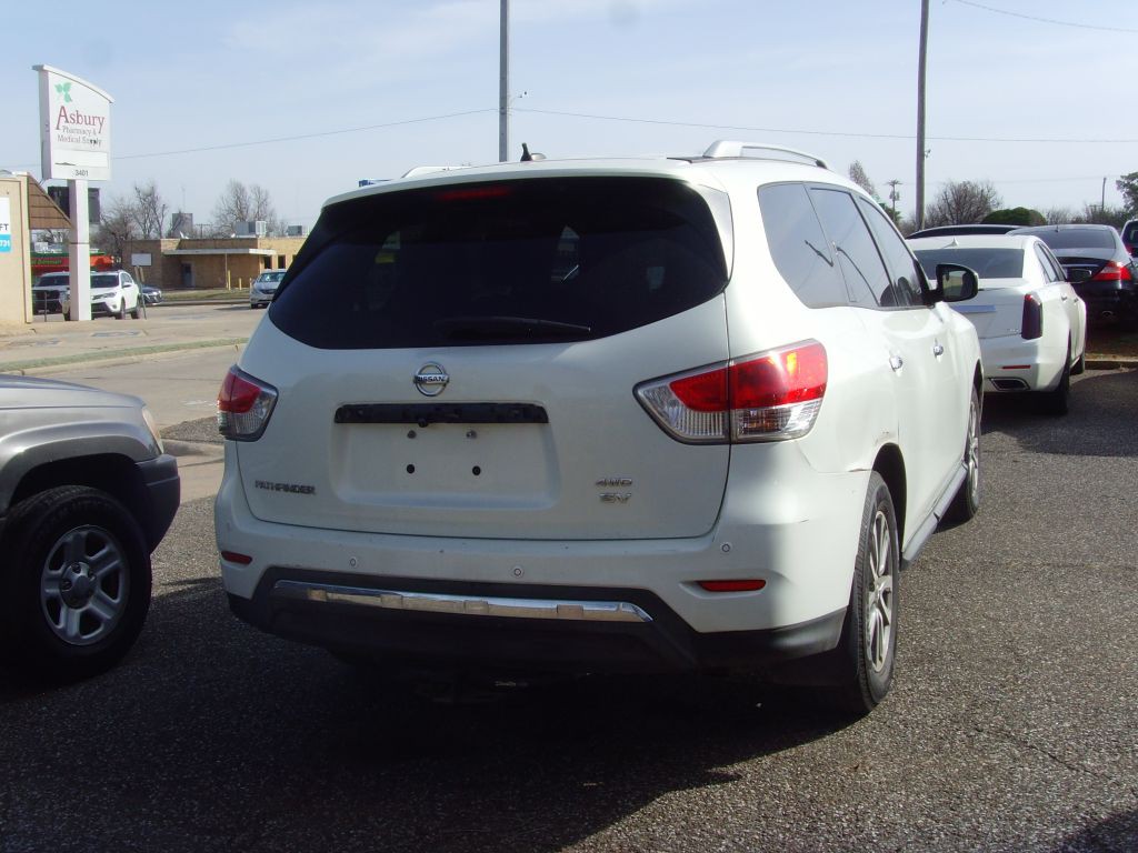 2013 Nissan Pathfinder Image 2