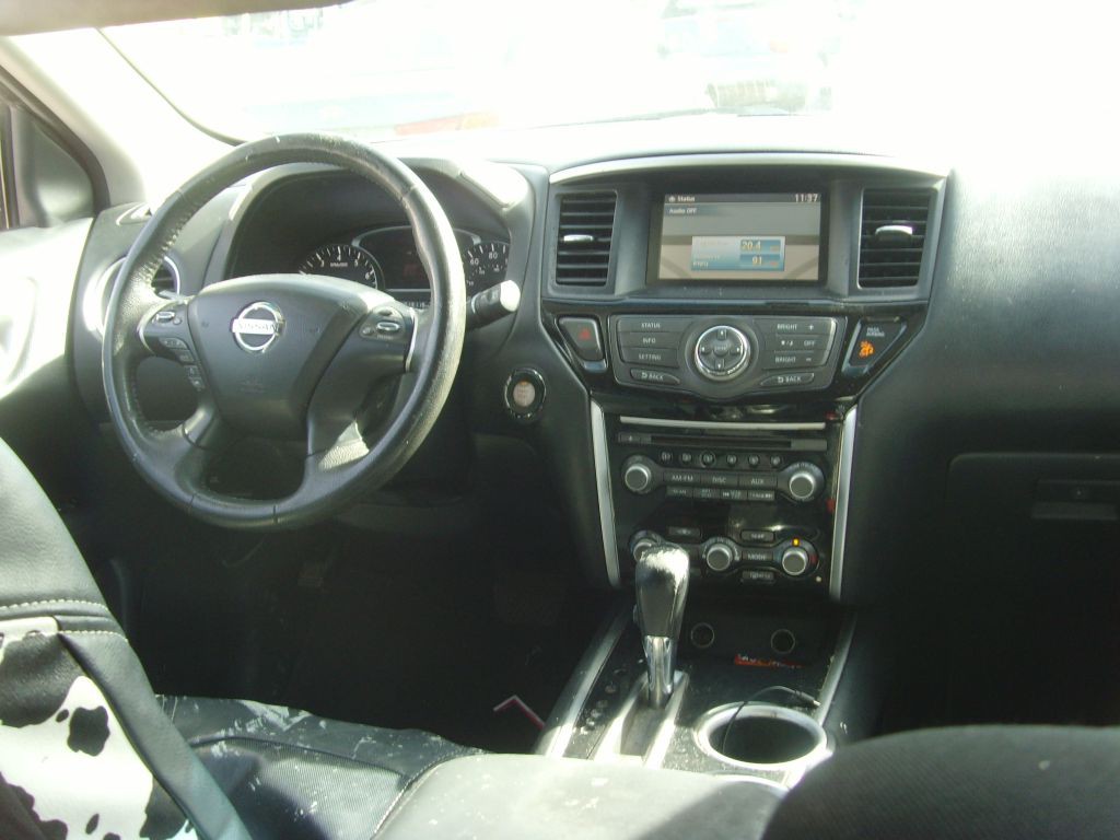 2013 Nissan Pathfinder Image 10