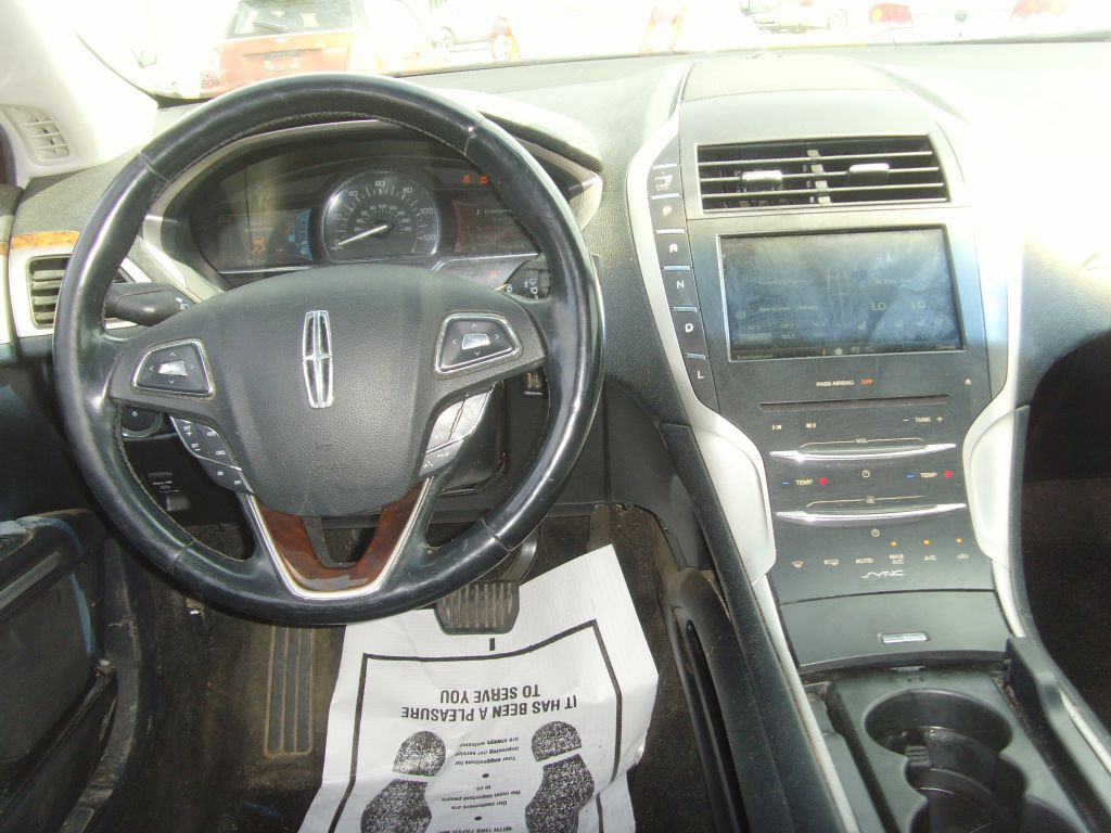 2015 Lincoln MKZ Image 16