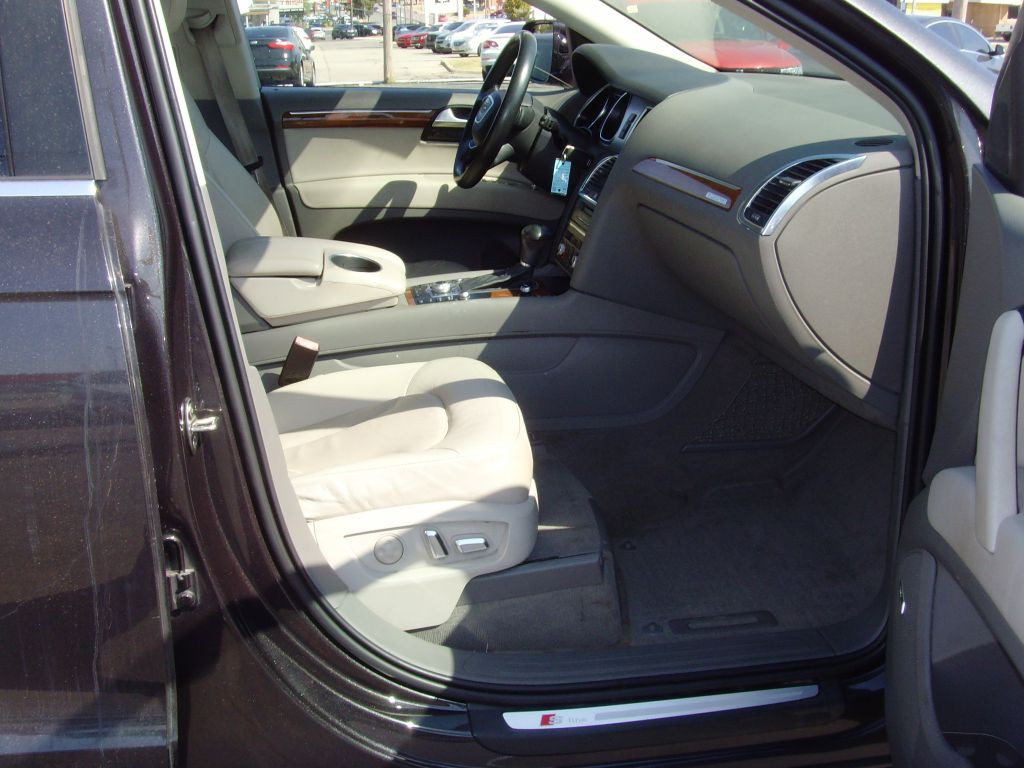 2015 Audi Q7 Image 10