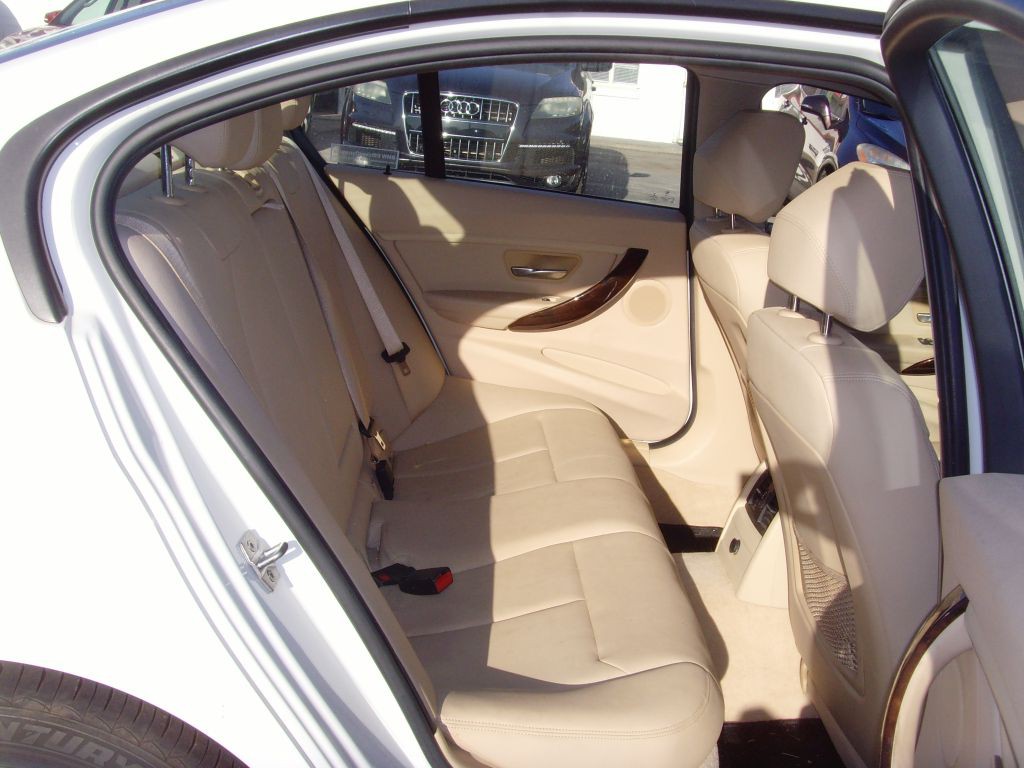 2014 BMW 3 Series Image 13