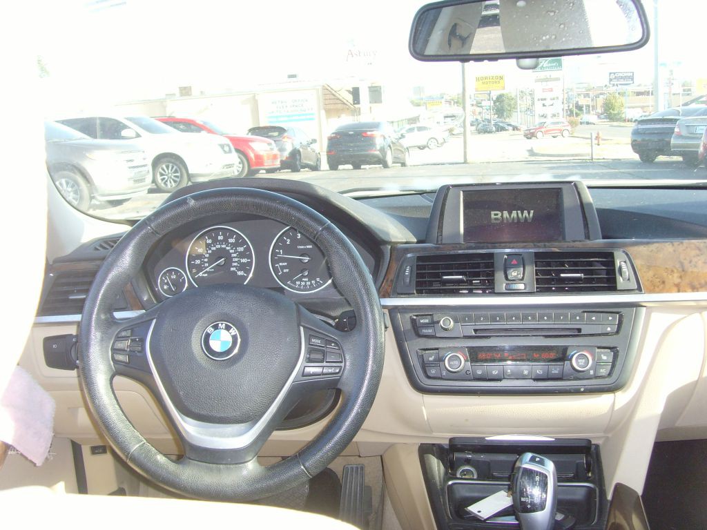 2014 BMW 3 Series Image 18
