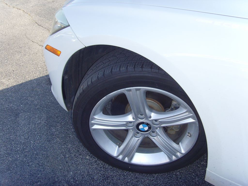2014 BMW 3 Series Image 26