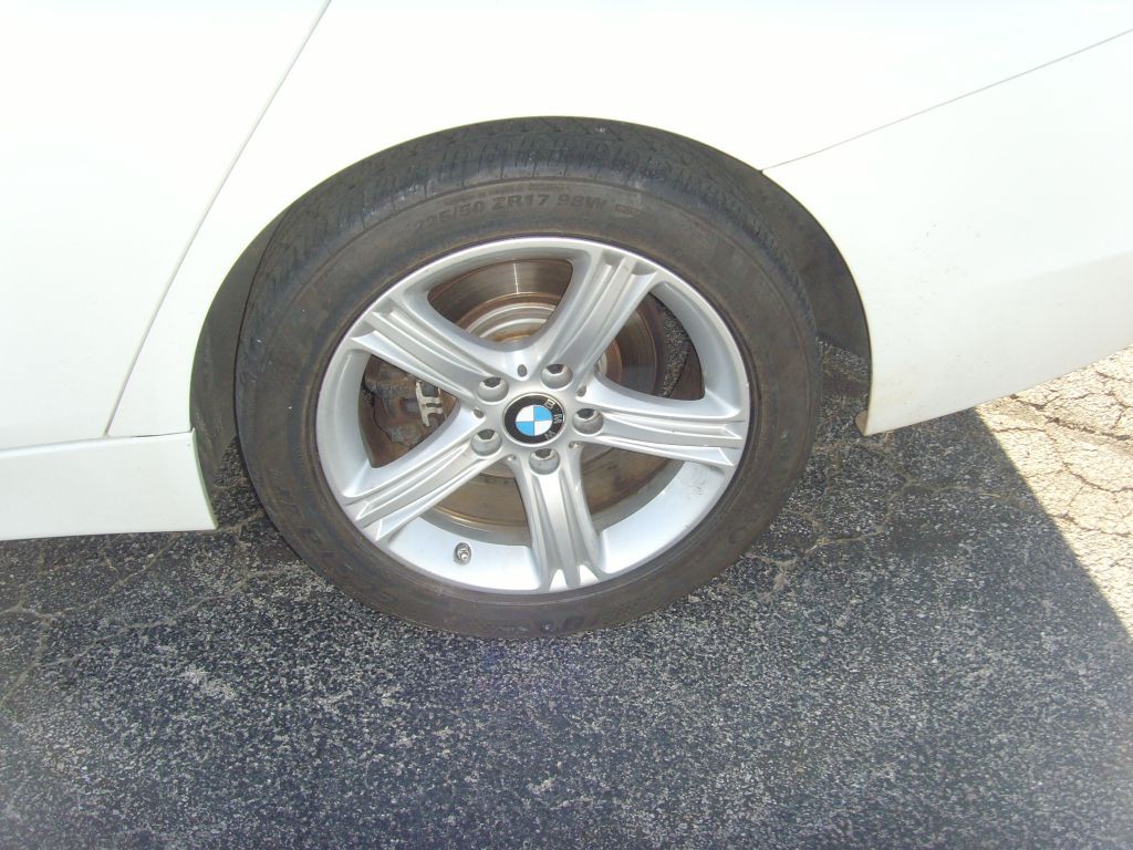 2014 BMW 3 Series Image 27