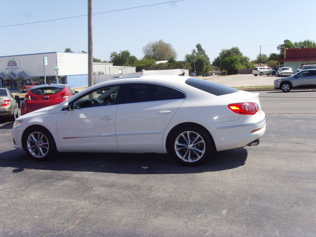 2010 Volkswagen CC Image 4
