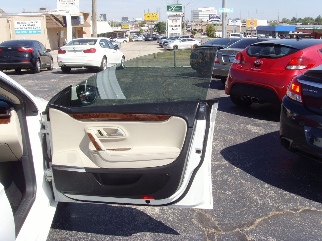 2010 Volkswagen CC Image 9