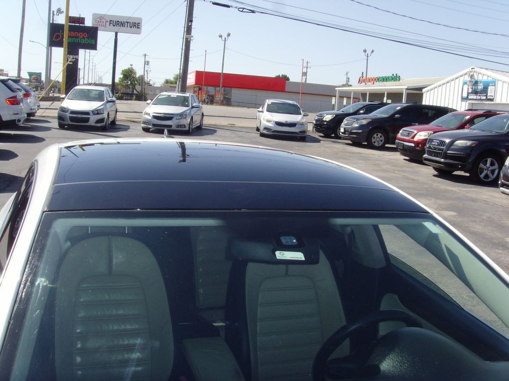2010 Volkswagen CC Image 11
