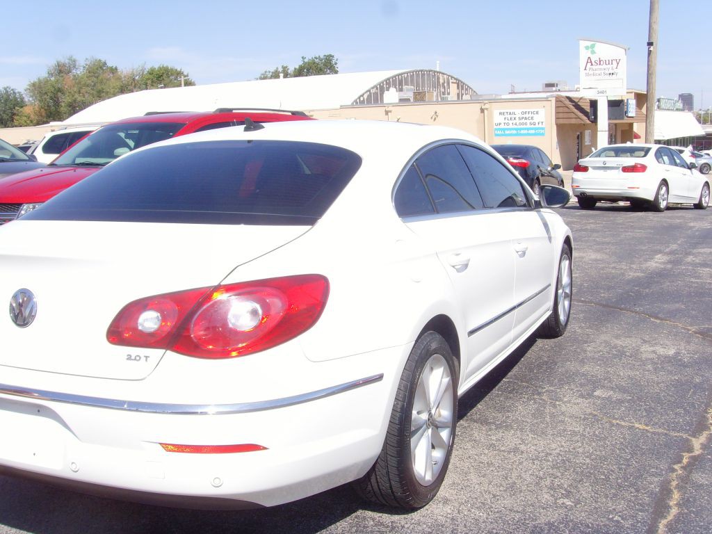 2010 Volkswagen CC Image 15