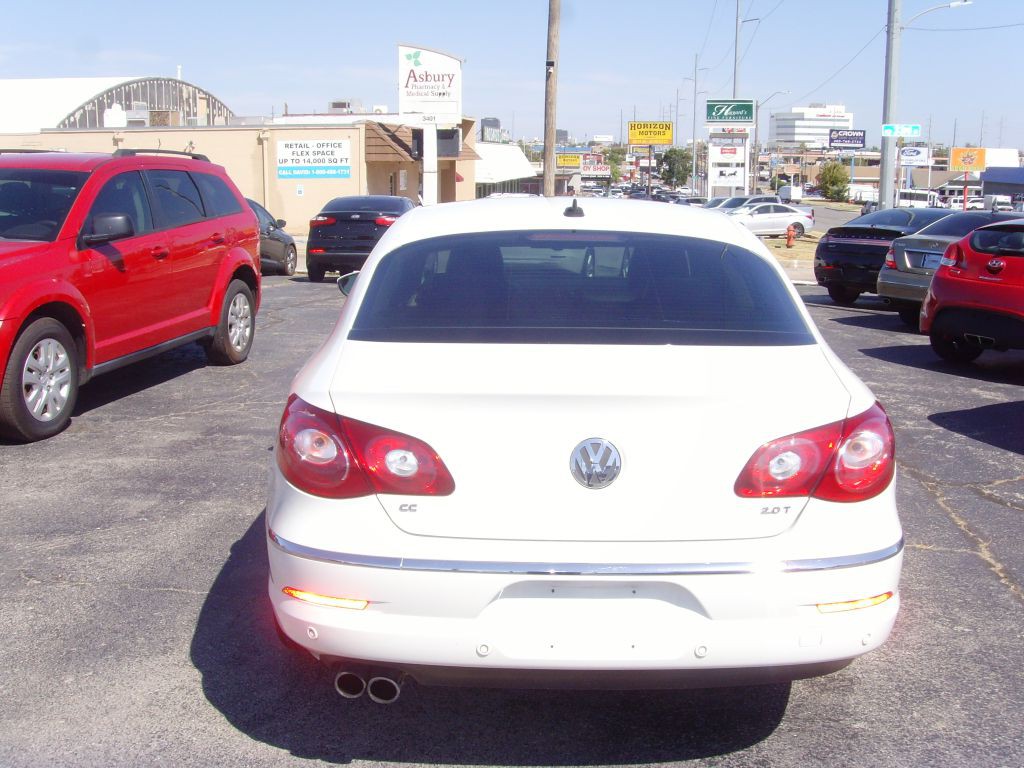 2010 Volkswagen CC Image 17
