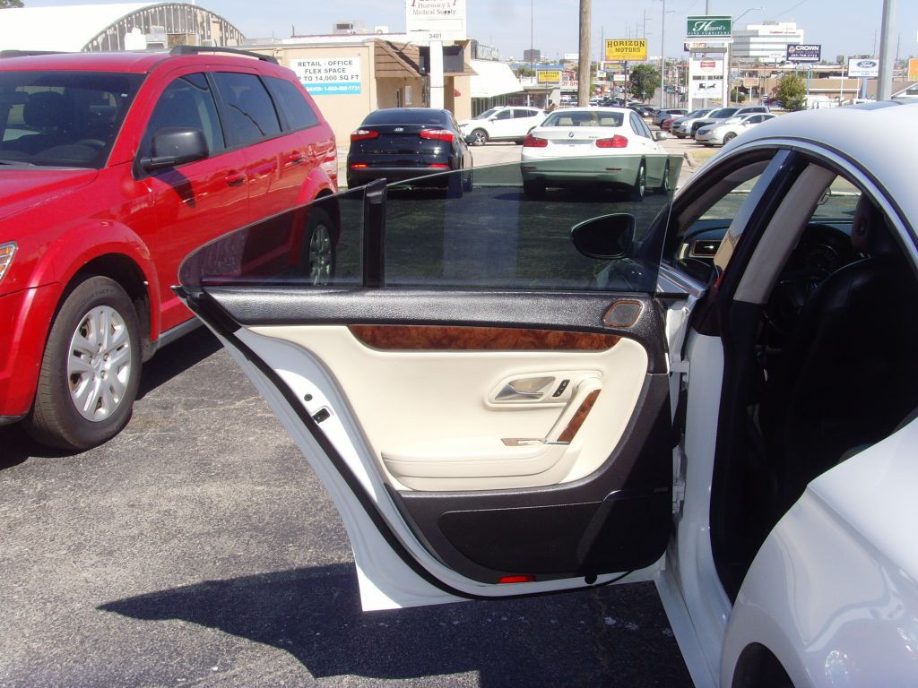 2010 Volkswagen CC Image 20